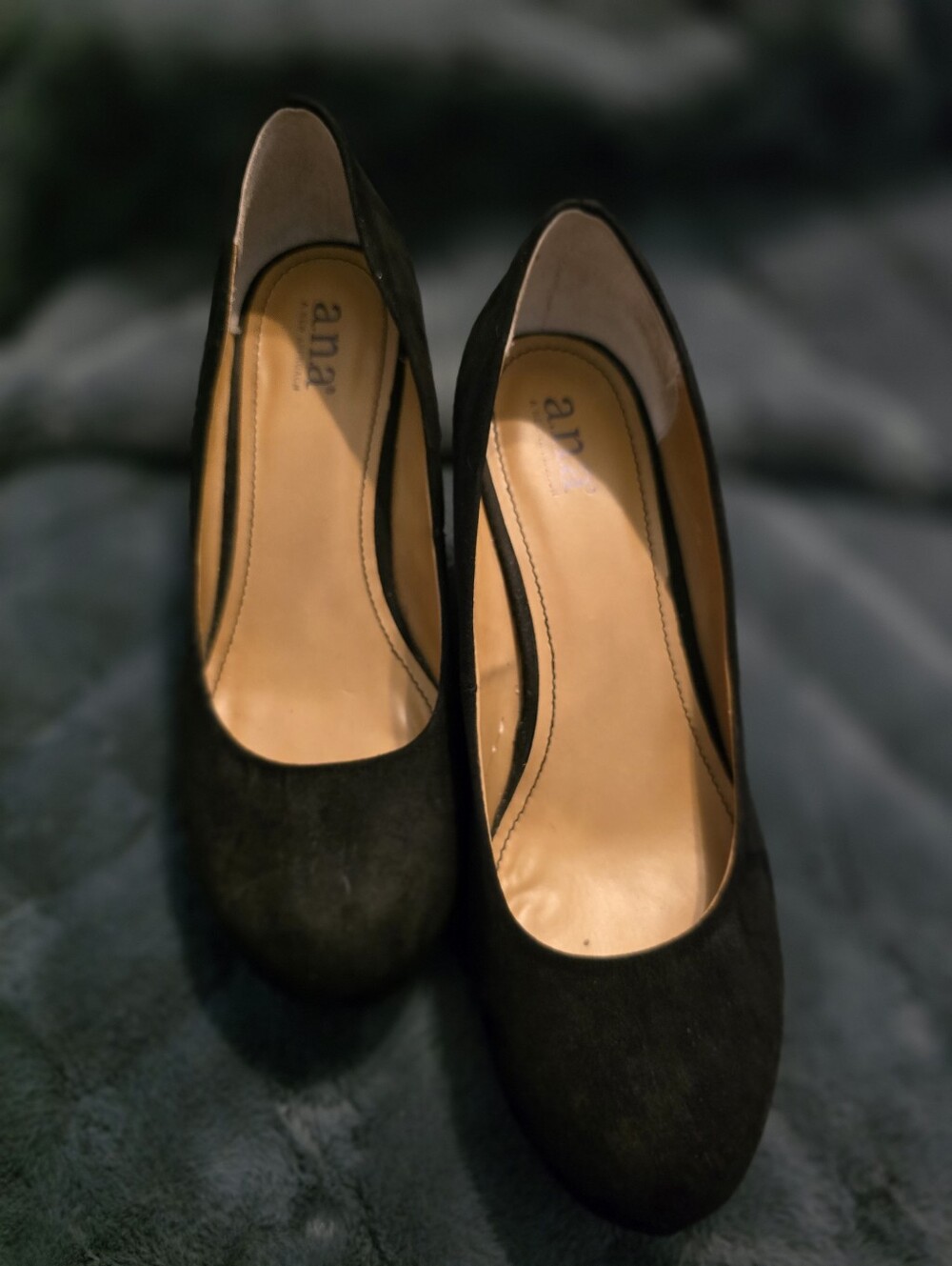a.n.a Black Suede Round-Toe Pumps